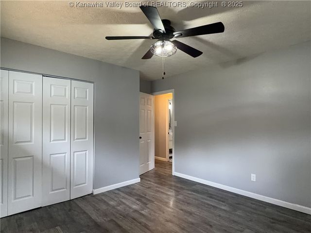 205 Sun Valley Drive, St Albans, WV 25177