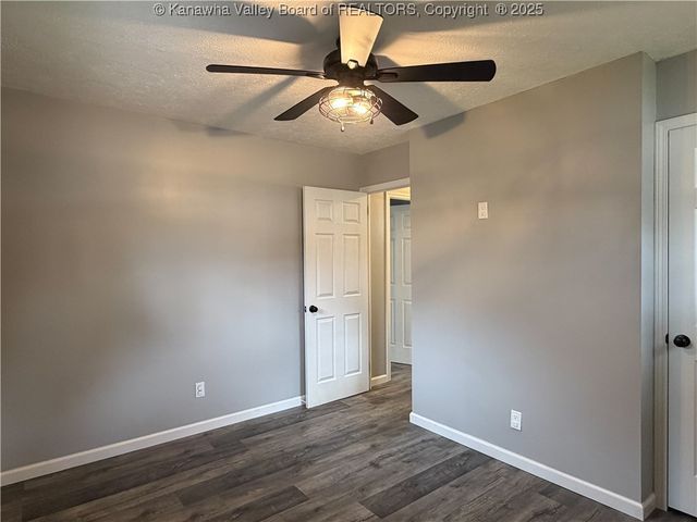 205 Sun Valley Drive, St Albans, WV 25177