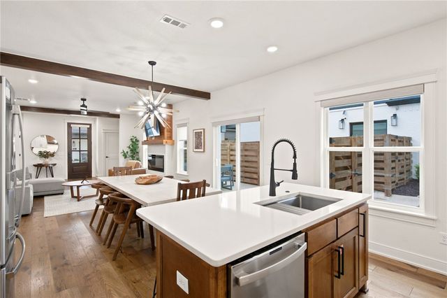 105 NW Ozark Way, Bentonville, AR 72712
