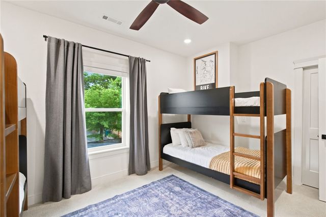 105 NW Ozark Way, Bentonville, AR 72712