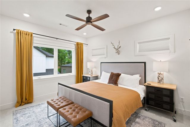 105 NW Ozark Way, Bentonville, AR 72712