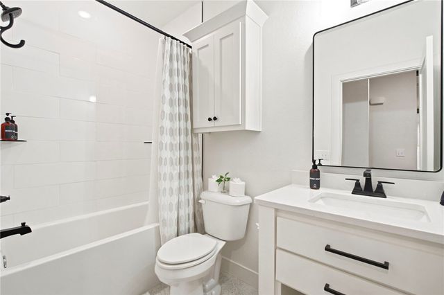 105 NW Ozark Way, Bentonville, AR 72712