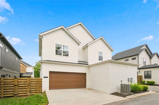 105 NW Ozark Way, Bentonville, AR 72712