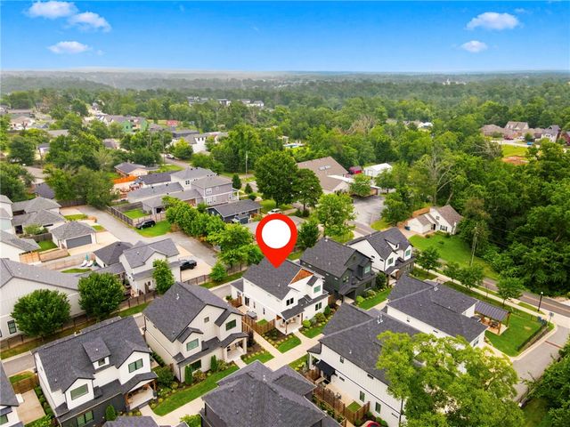 105 NW Ozark Way, Bentonville, AR 72712