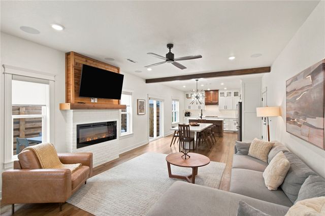 105 NW Ozark Way, Bentonville, AR 72712