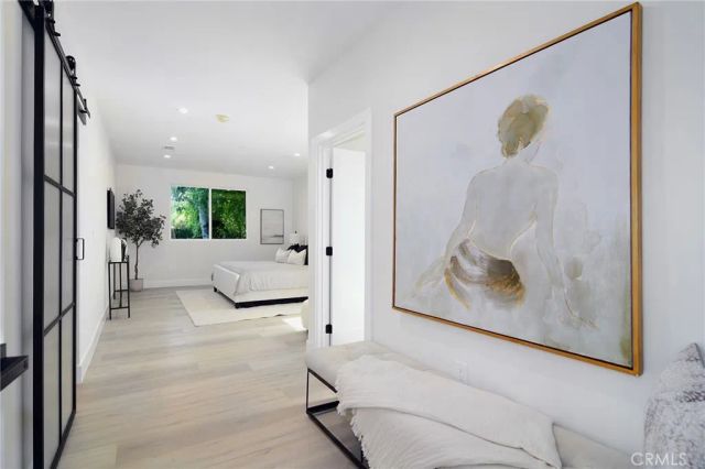 20100 Hatteras Street, Woodland Hills, CA 91367