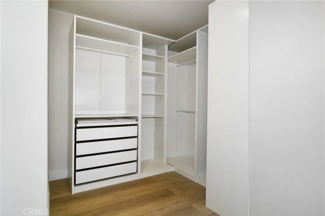 20100 Hatteras Street, Woodland Hills, CA 91367