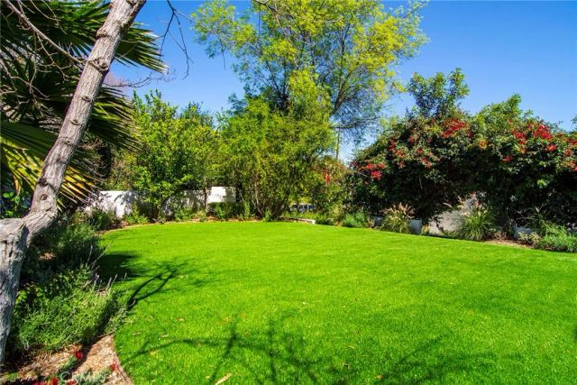 20100 Hatteras Street, Woodland Hills, CA 91367