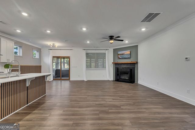 196 Hickory Bluffs Parkway, Canton, GA 30114