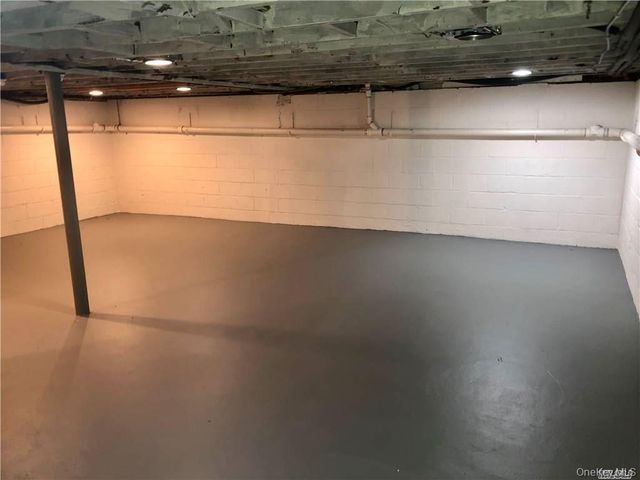 1 Allen Street 1, Lynbrook, NY 11563