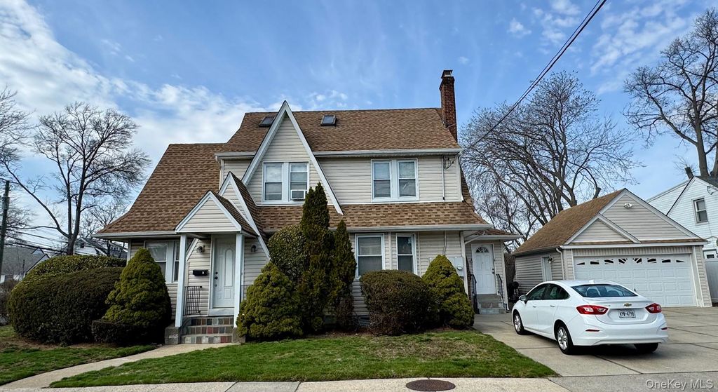 1 Allen Street 1, Lynbrook, NY 11563