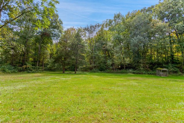 82 Honey Hollow Road, Pound Ridge, NY 10576