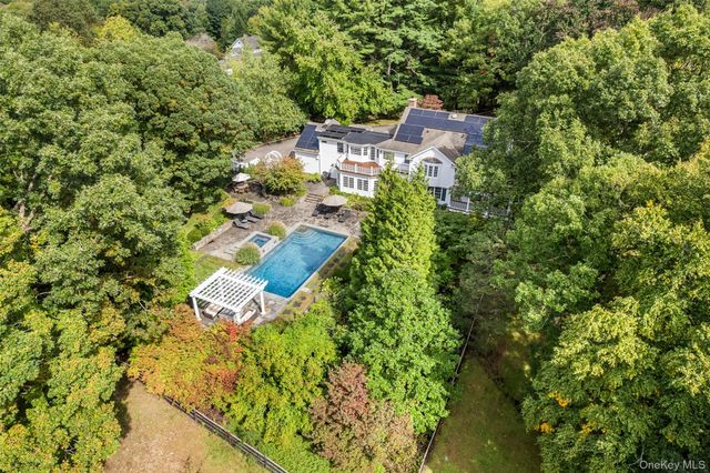82 Honey Hollow Road, Pound Ridge, NY 10576