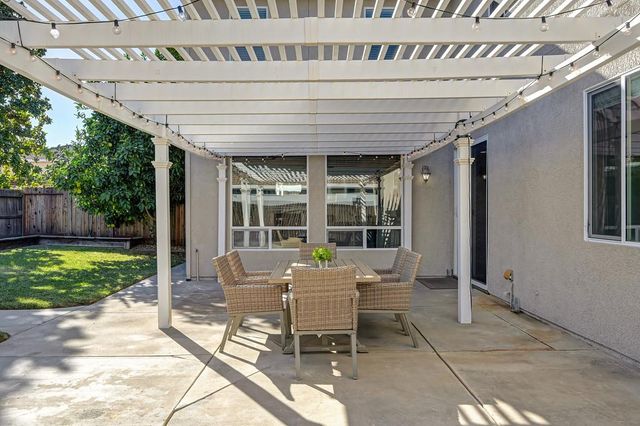 1314 Earlham Ln, Lincoln, CA 95648