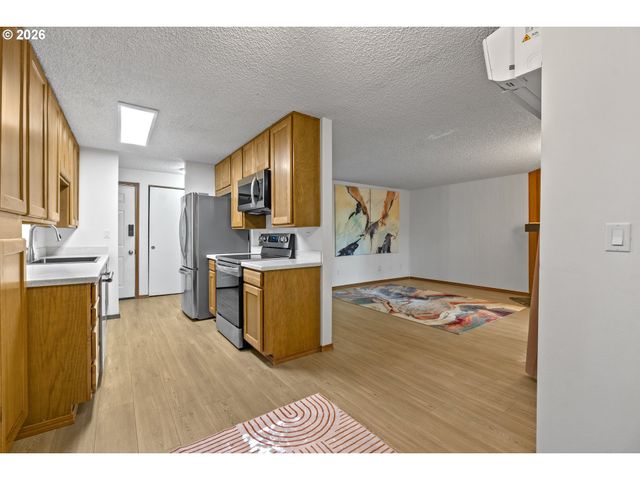 5190 Nw NEAKAHNIE Ave 11, Portland, OR 97229