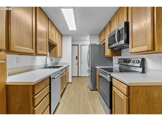 5190 Nw NEAKAHNIE Ave 11, Portland, OR 97229