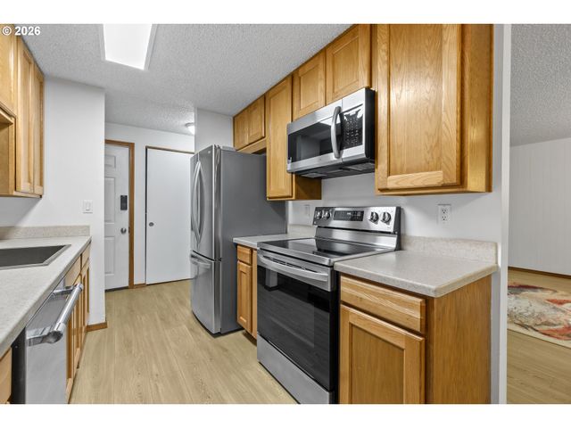 5190 Nw NEAKAHNIE Ave 11, Portland, OR 97229