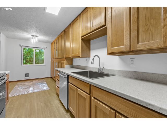 5190 Nw NEAKAHNIE Ave 11, Portland, OR 97229