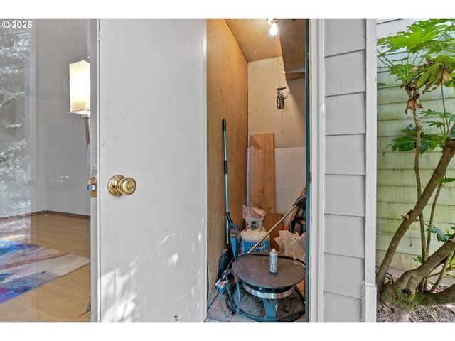 5190 Nw NEAKAHNIE Ave 11, Portland, OR 97229