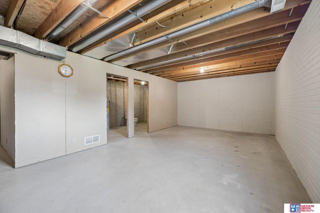 5527 Enterprise Drive, Lincoln, NE 68521