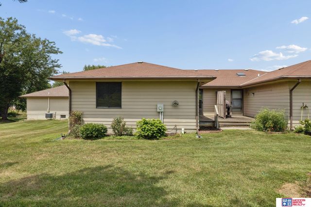 5527 Enterprise Drive, Lincoln, NE 68521
