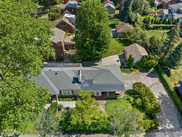 1387 Kensington Road, Grosse Pointe Park, MI 48230