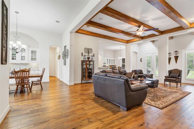 229 Sundog Road, Huntsville, TX 77340