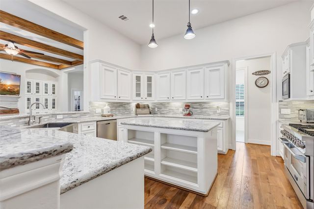 229 Sundog Road, Huntsville, TX 77340