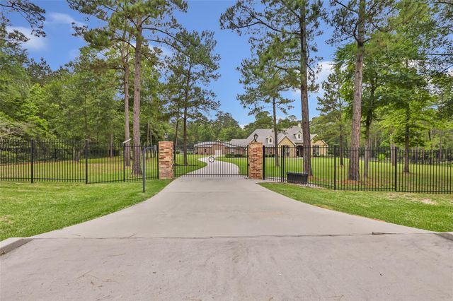 229 Sundog Road, Huntsville, TX 77340
