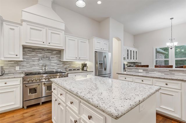229 Sundog Road, Huntsville, TX 77340