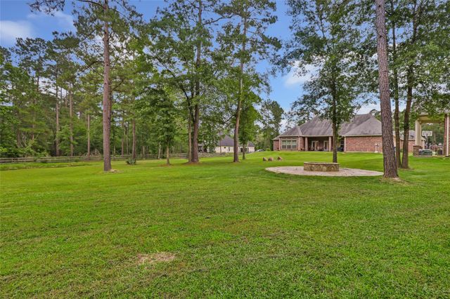 229 Sundog Road, Huntsville, TX 77340