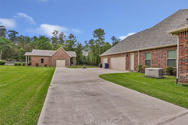 229 Sundog Road, Huntsville, TX 77340