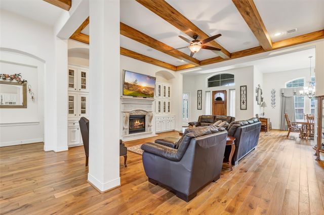 229 Sundog Road, Huntsville, TX 77340