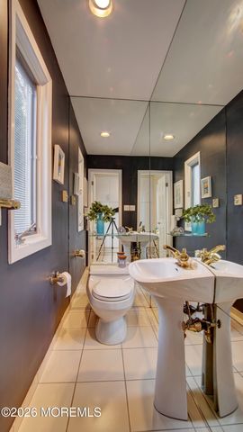 8 Manor Drive, Manalapan, NJ 07726