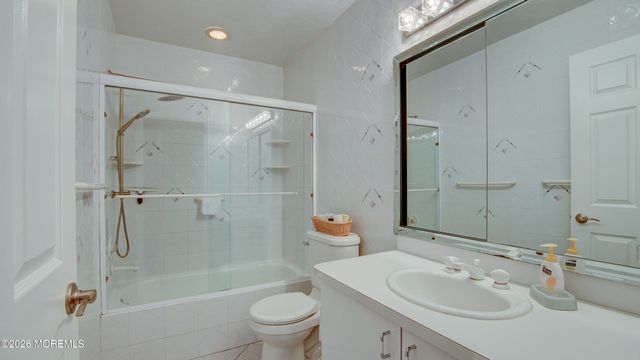 8 Manor Drive, Manalapan, NJ 07726