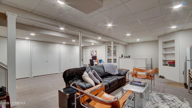 8 Manor Drive, Manalapan, NJ 07726