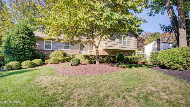 8 Manor Drive, Manalapan, NJ 07726