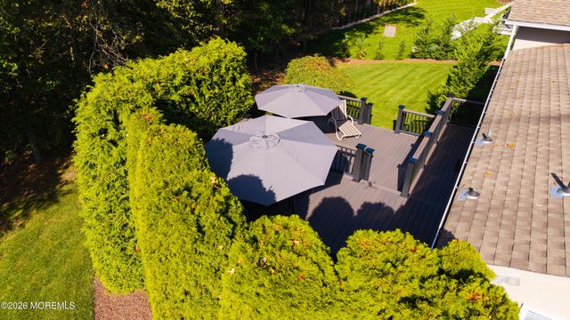 8 Manor Drive, Manalapan, NJ 07726