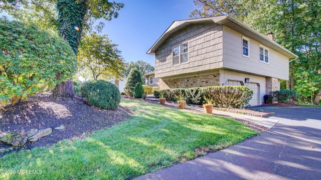8 Manor Drive, Manalapan, NJ 07726