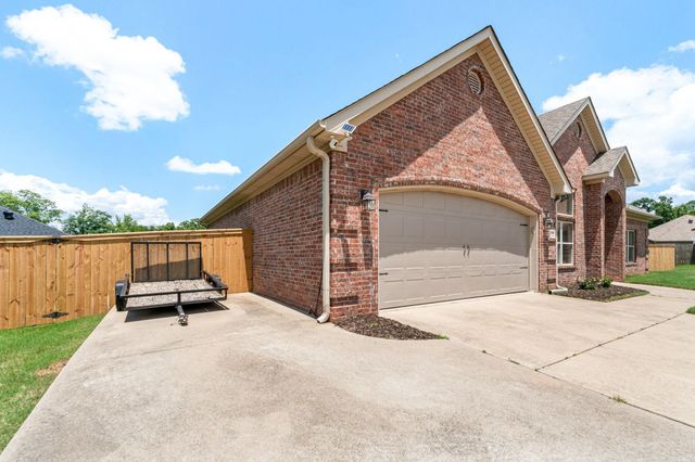 3211 Robbins Drive, Bryant, AR 72022