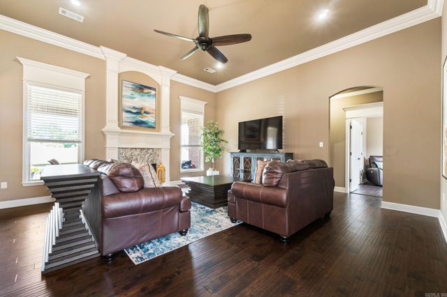 3211 Robbins Drive, Bryant, AR 72022
