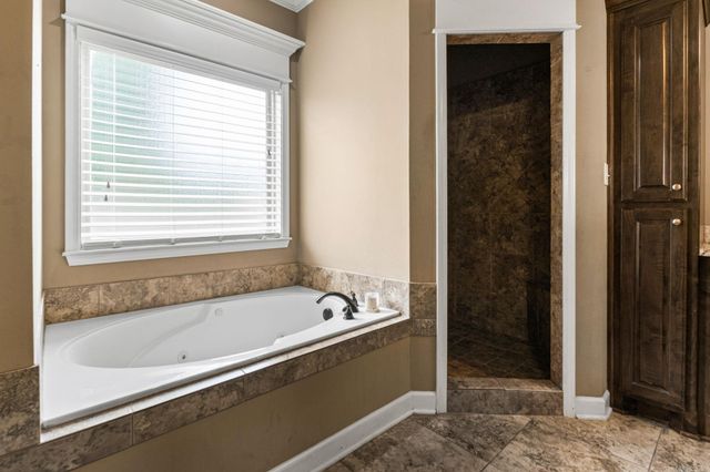 3211 Robbins Drive, Bryant, AR 72022