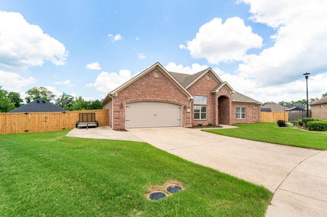 3211 Robbins Drive, Bryant, AR 72022
