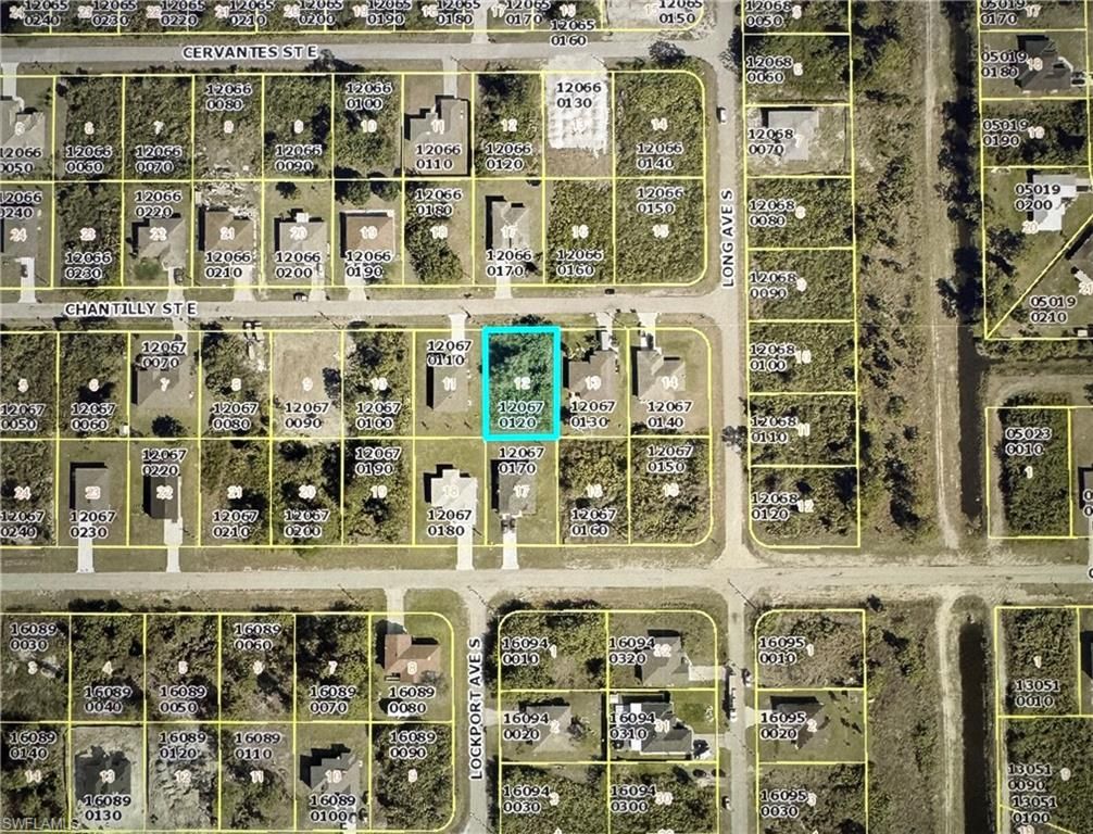 870 Chantilly ST E, LEHIGH ACRES, FL 33974 — photo 2