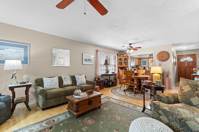 830 44th Ave N Apt J4, Myrtle Beach, SC 29577