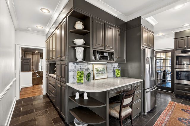 115 Chatsworth Dr, Nashville, TN 37215