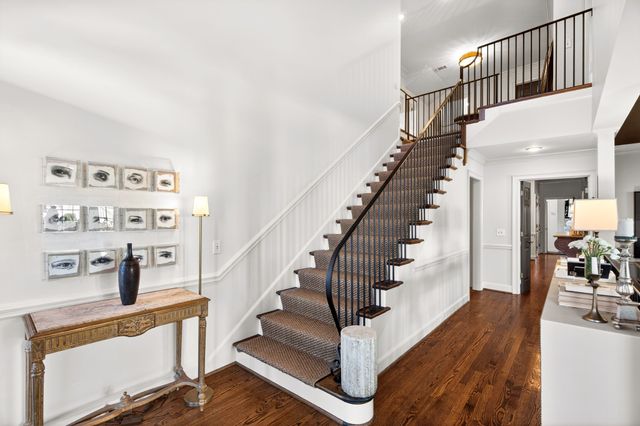 115 Chatsworth Dr, Nashville, TN 37215