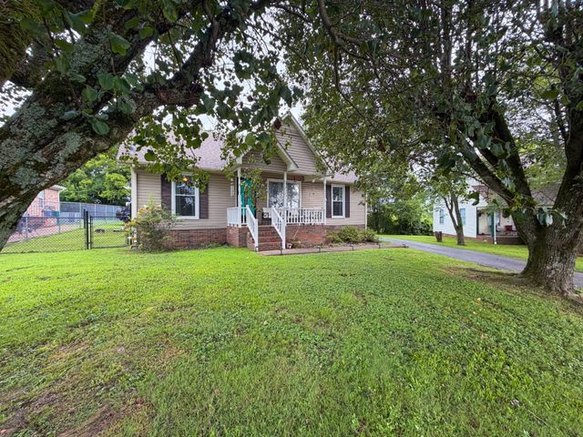 1324 Sunnybrooke Ct, Pulaski, TN 38478