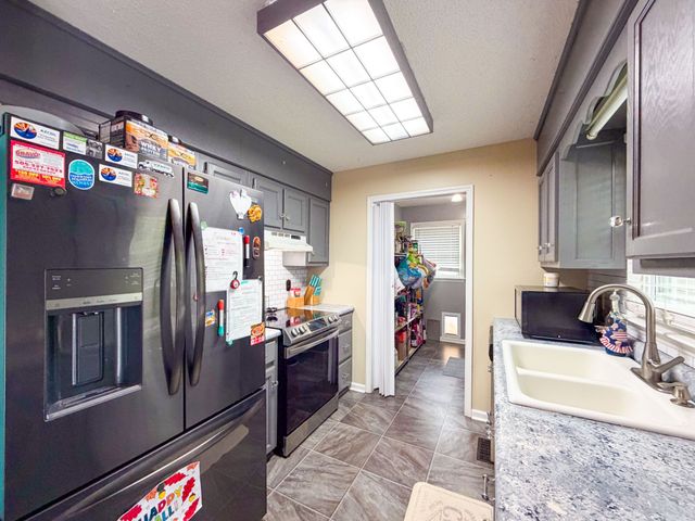 1324 Sunnybrooke Ct, Pulaski, TN 38478