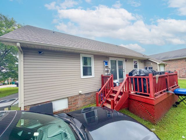 1324 Sunnybrooke Ct, Pulaski, TN 38478